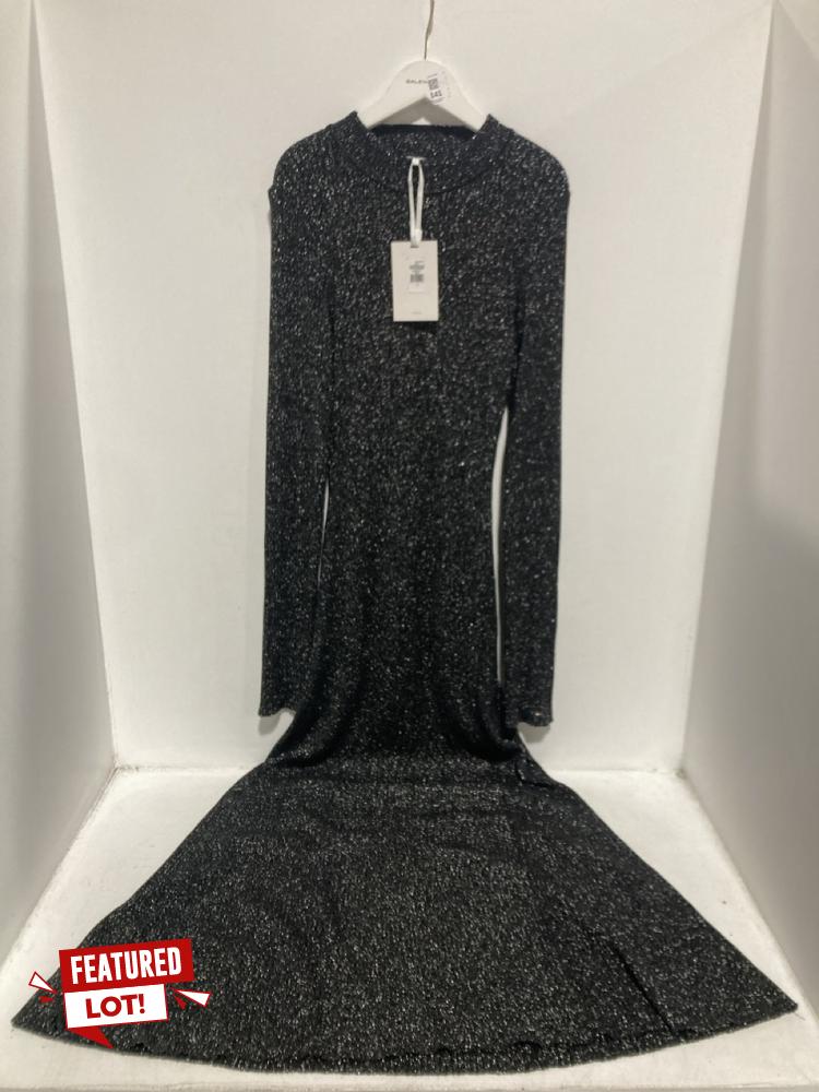 Lot 141  
            Chesterfield SR46 - Parcel Delivery Only 

                
TOMMY HILFIGER LUREX MOCK MIDI DRESS IN BLACK GLITTER - UK SIZE M - ORIGINAL RRP ...