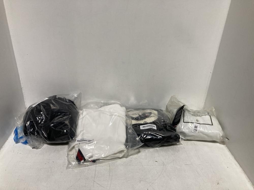 Lot 146  
            Chesterfield SR46 - Parcel Delivery Only 

                
4 X ASSORTED ADULTS TOMMY HILFIGER CLOTHING TO INCLUDE TOMMY HILFIGER POLO SHIRTS...