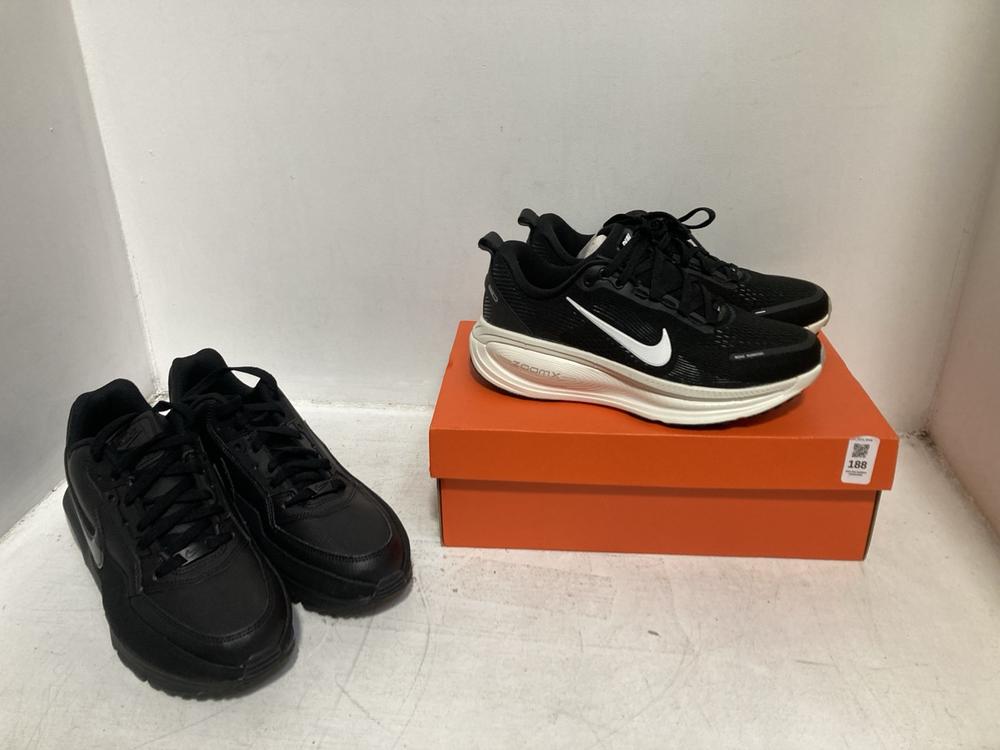 Lot 188  
            Chesterfield SR46 - Parcel Delivery Only 

                
NIKE W VOMERO 18 TRAINERS IN BLACK & WHITE UK SIZE 6 TO INCLUDE NIKE AIR MAX TRAI...
