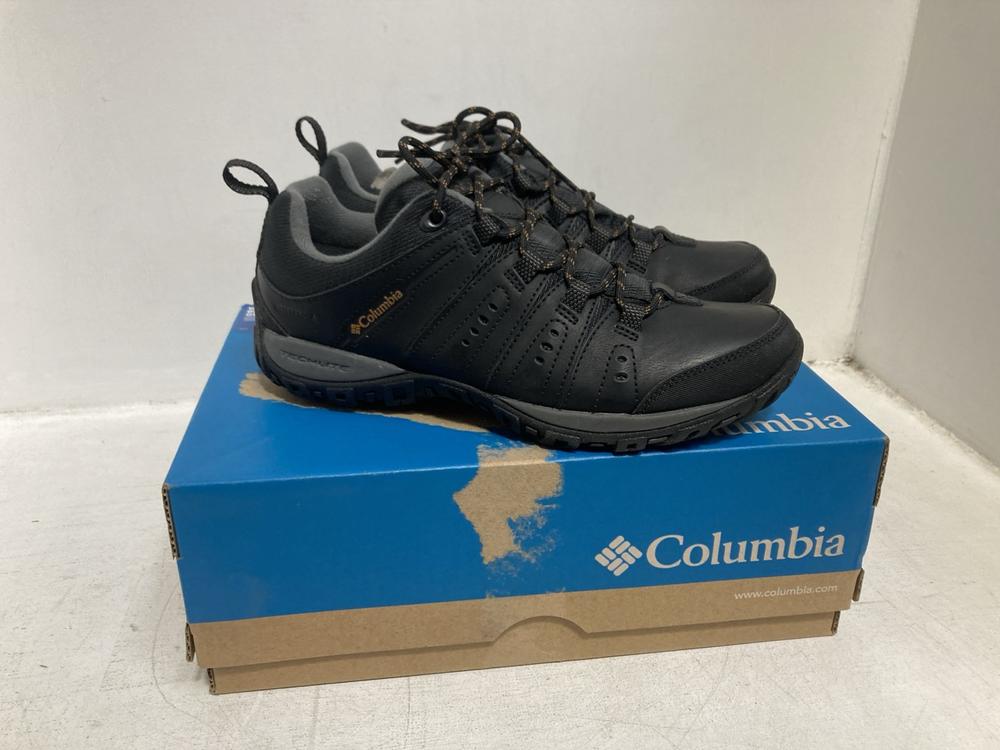 Lot 198  
            Chesterfield SR46 - Parcel Delivery Only 

                
COLUMBIA WOODBURN II WATERPROOF SHOES IN BLACK - UK SIZE 7.5 (LOCATION: F3)