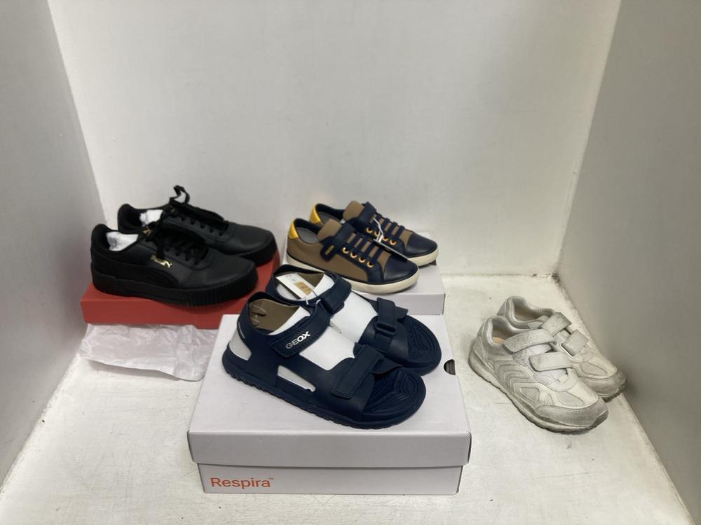 Lot 213  
            Chesterfield SR46 - Parcel Delivery Only 

                
4 X ASSORTED KIDS SHOES TO INCLUDE GEOX CANVAS SHOES IN NAVY - UK SIZE 1 (LOCATIO...