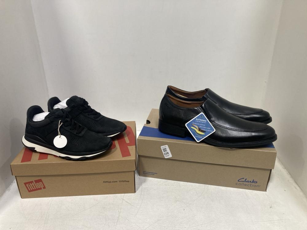 Lot 228  
            Chesterfield SR46 - Parcel Delivery Only 

                
CLARKS WHIDDON STEP SHOES IN BLACK - UK SIZE 11 TO INCLUDE FITFLOP VITAMIN SPORTS...