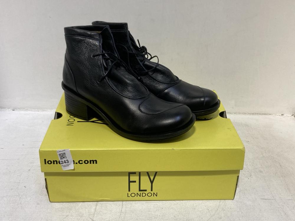 Lot 243  
            Chesterfield SR46 - Parcel Delivery Only 

                
FLY LONDON CALF VELVET HEELED BOOTS IN BLACK - UK SIZE 7 (LOCATION: F4)