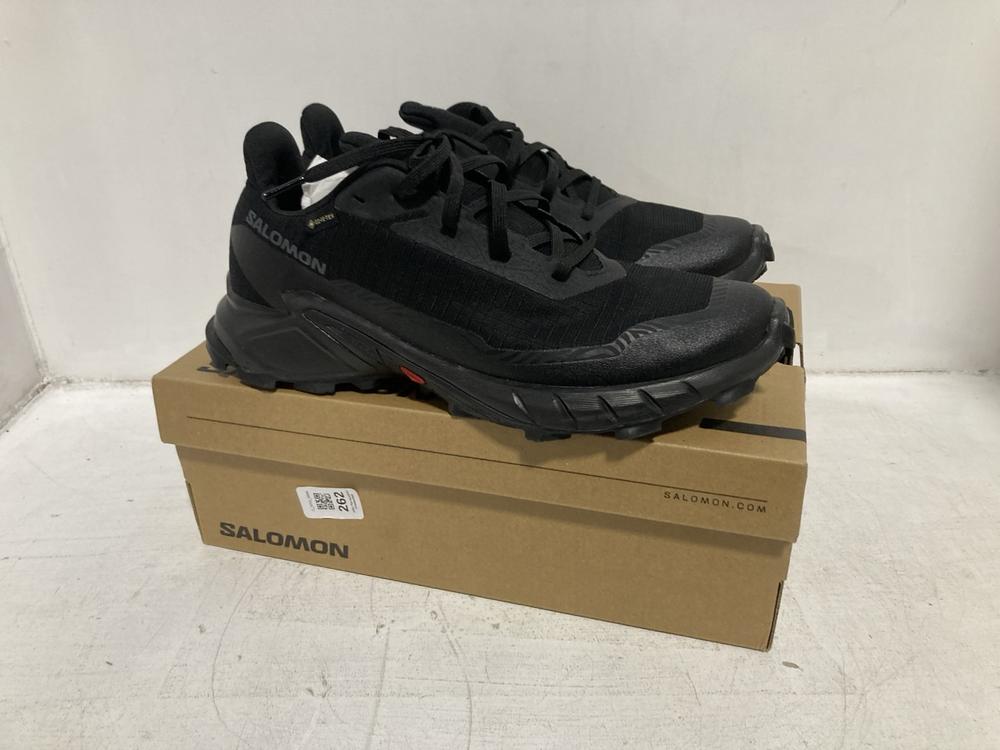 Lot 262  
            Chesterfield SR46 - Parcel Delivery Only 

                
SALOMON ALPHACROSS 5 GTX TRAINERS IN BLACK - UK SIZE 9.5 (LOCATION: F5)