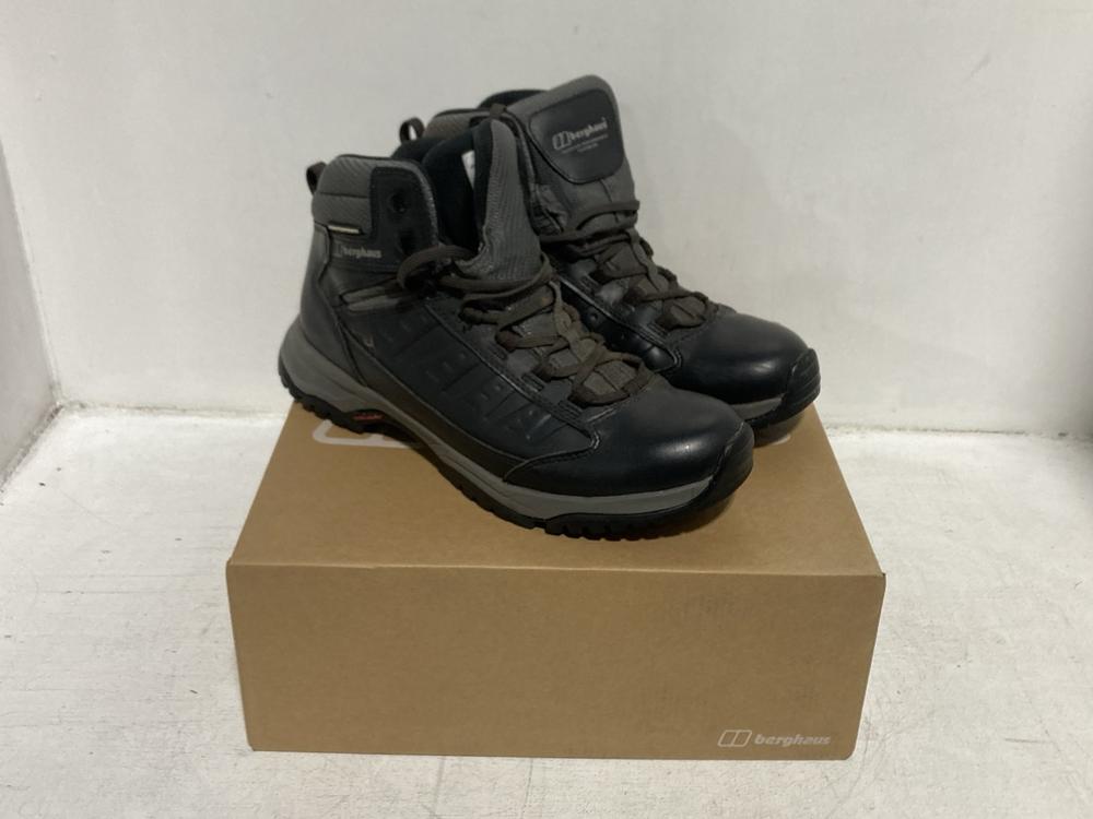 Lot 269  
            Chesterfield SR46 - Parcel Delivery Only 

                
BERGHAUS RIDGE 2.0 TECH BOOTS IN BLACK & RED - UK SIZE 8 (LOCATION: F5)
