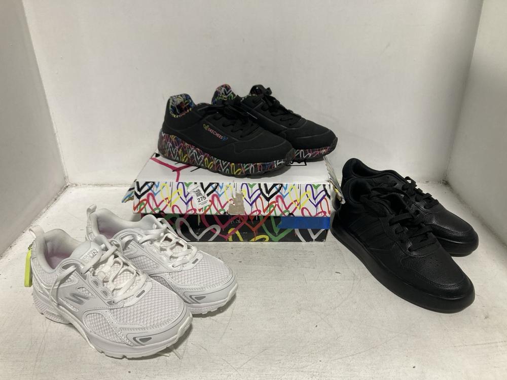 Lot 275  
            Chesterfield SR46 - Parcel Delivery Only 

                
3 X ASSORTED KIDS SHOES TO INCLUDE ADIDAS LACE-UP LEATHER SHOES IN BLACK - UK SIZ...