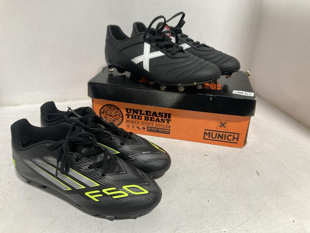 Lot 277  
            Chesterfield SR46 - Parcel Delivery Only 

                
ADIDAS F50 STUDDED FOOTBALL BOOTS IN BLACK & GREEN - UK SIZE 4.5 TO INCLUDE MUNIC...