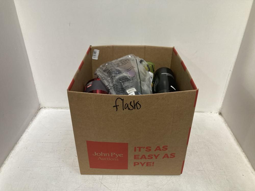 Lot 297  
            Chesterfield SR46 - Parcel Delivery Only 

                
QTY OF ASSORTED BOTTLES & FLASKS TO INCLUDE THERMOS STAINLESS KING FOOD FLASK 710...