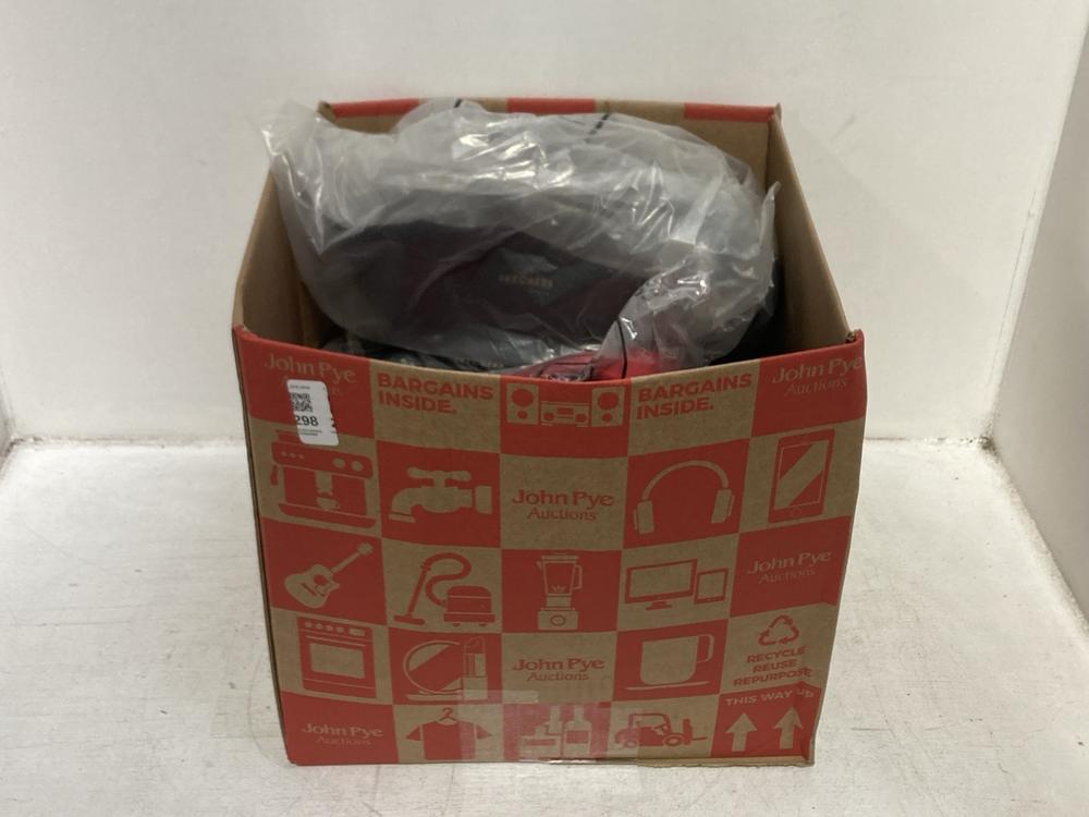 Lot 298  
            Chesterfield SR46 - Parcel Delivery Only 

                
4 X ASSORTED SKETCHERS TO INCLUDE SKECHERS MEMORY FOAM AIR TRAINERS IN RED - UK S...