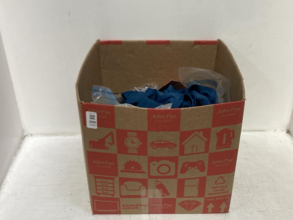 Lot 300  
            Chesterfield SR46 - Parcel Delivery Only 

                
10 X ASSORTED ADULTS SPEEDOS TO INCLUDE SPEEDO RACERBACK SWIMSUIT IN TEAL - UK SI...