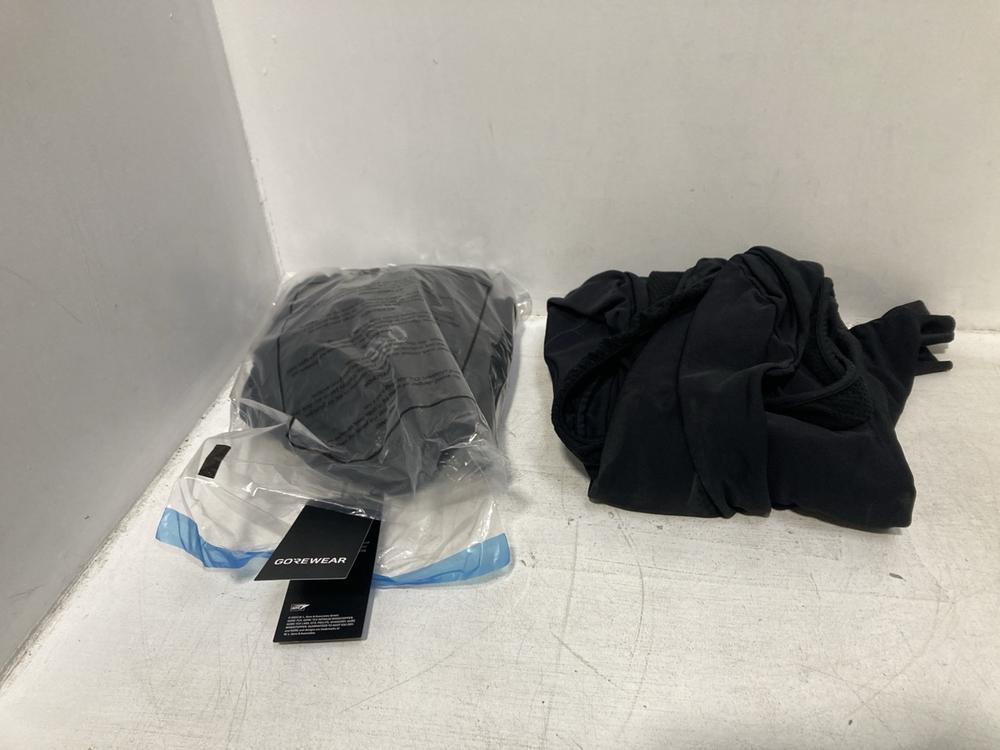 Lot 311  
            Chesterfield SR46 - Parcel Delivery Only 

                
ENDURA ALL-IN-ONE CYCLING SUIT IN BLACK - UK SIZE 2XL TO INCLUDE GORE WEAR THERMO...
