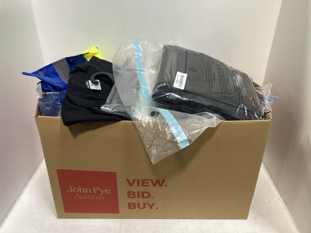 Lot 332  
            Chesterfield SR46 - Parcel Delivery Only 

                
QTY OF ASSORTED ADULTS WORK WEAR TO INCLUDE LEE COOPER WORK TROUSER IN BLACK - UK...