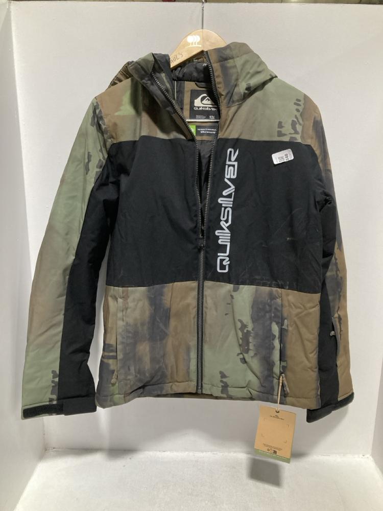 Lot 348  
            Chesterfield SR46 - Parcel Delivery Only 

                
QUIKSILVER SIDE HIT BLOCK YOUTH COAT IN KHAKI & BLACK - UK SIZE XL (LOCATION: E2)