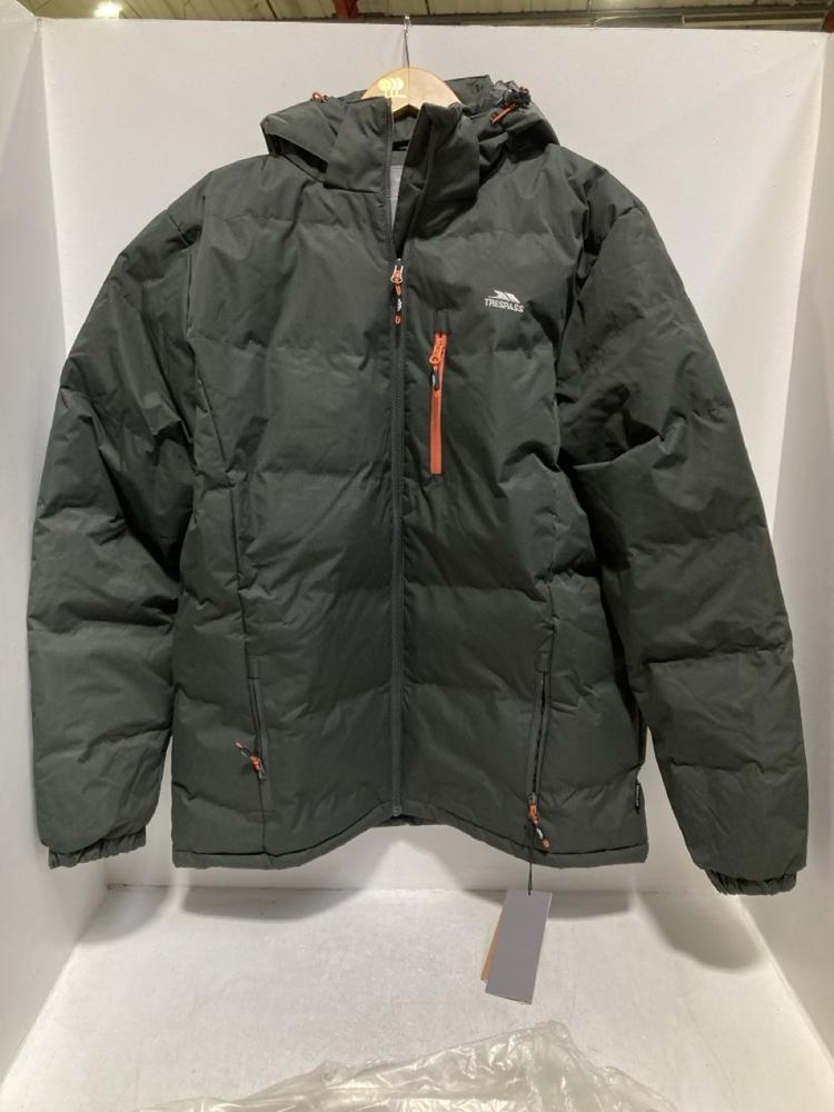 Lot 358  
            Chesterfield SR46 - Parcel Delivery Only 

                
TRESPASS BLUSTERY MALE PADDED JACKET IN KHAKI - UK SIZE L (LOCATION: E2)