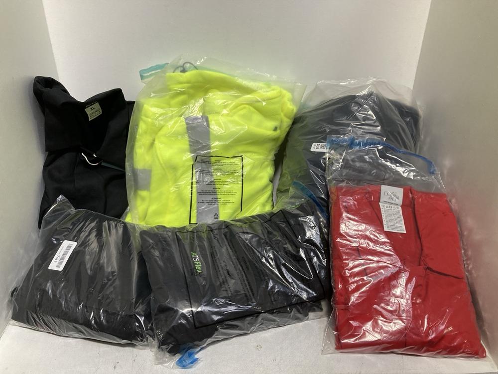 Lot 359  
            Chesterfield SR46 - Parcel Delivery Only 

                
QTY OF ASSORTED ADULTS WORK WEAR TO INCLUDE LEE COOPER WORK TROUSER IN BLACK - UK...