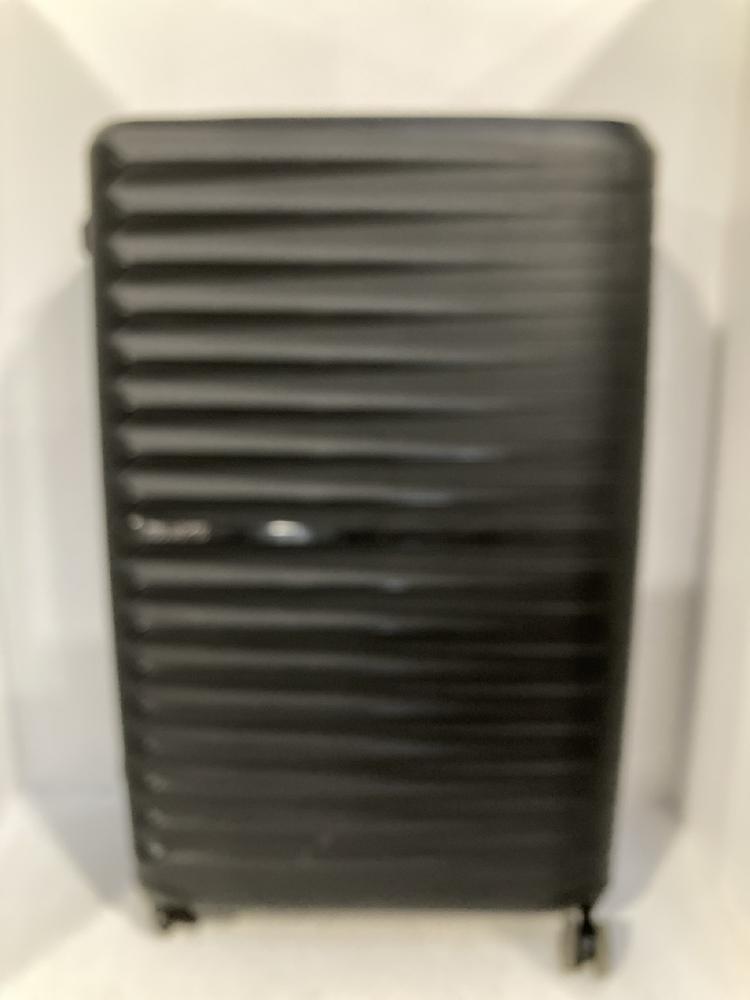 Lot 42  
            Chesterfield SR46 - Parcel Delivery Only 

                
AMERICAN TOURISTER HARD SHELL SPINNER LARGE SUITCASE IN BLACK (LOCATION: A1)