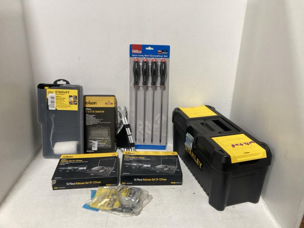 Lot 440  
            Chesterfield SR46 - Parcel Delivery Only 

                
QTY OF ASSORTED TOOLS TO INCLUDE ROLSON 40-PIECE DR SOCKET SET (LOCATION: E4)
