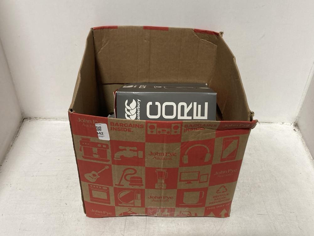 Lot 442  
            Chesterfield SR46 - Parcel Delivery Only 

                
QTY OF ASSORTED SPORT ITEMS TO INCLUDE CANTERBURY CARE HEADGEAR WITH FOAM PADDING...