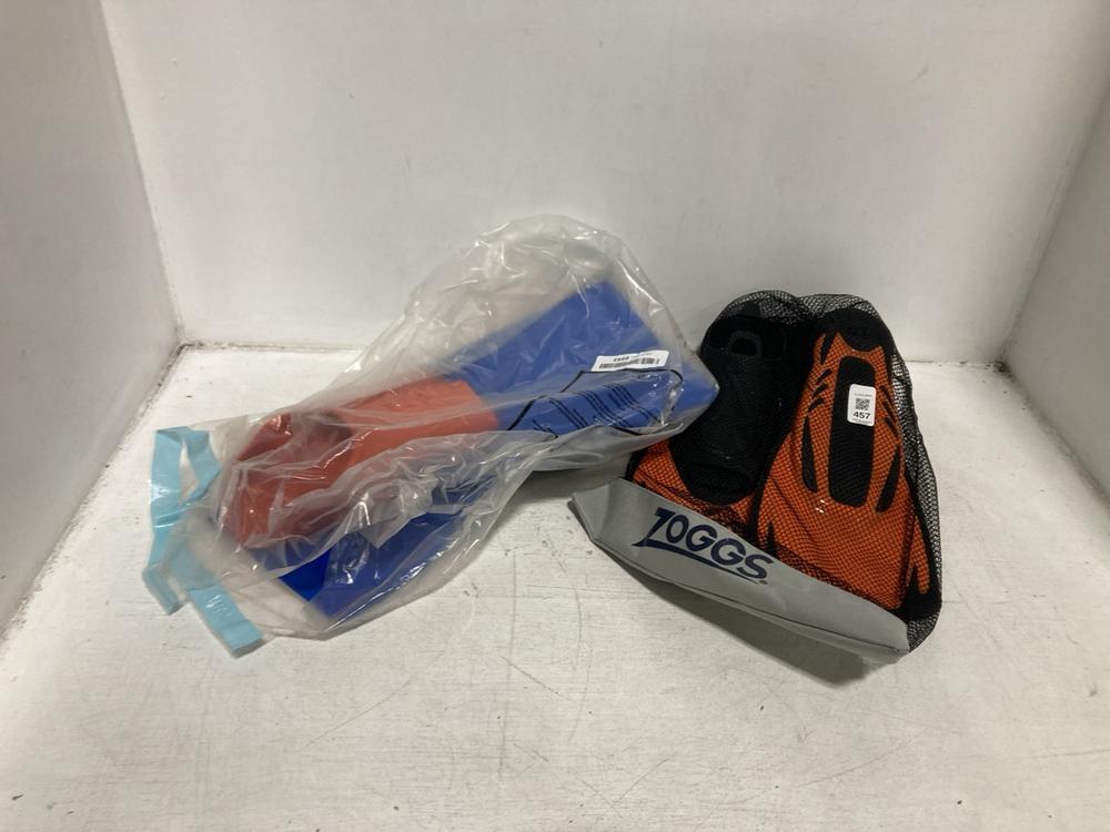 Lot 457  
            Chesterfield SR46 - Parcel Delivery Only 

                
ZOGGS WATER SWIM FINS IN ORANGE & BLACK - UK SIZE 4-5 TO INCLUDE WATER SWIM FINS ...