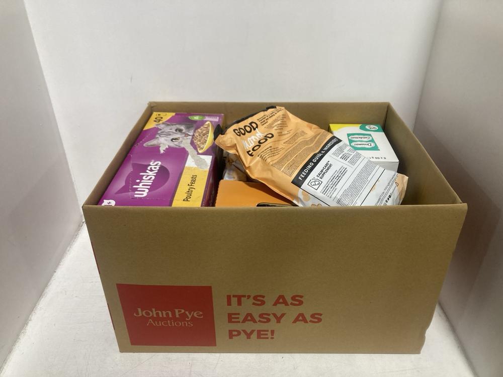 Lot 465  
            Chesterfield SR46 - Parcel Delivery Only 

                
QTY OF ASSORTED PET ITEMS TO INCLUDE POOCH & MUTT ADULT COMPLETE DRY FOOD (LOCATI...