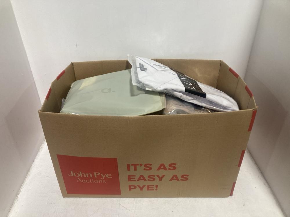 Lot 466  
            Chesterfield SR46 - Parcel Delivery Only 

                
QTY OF ASSORTED ADULTS CLOTHING TO INCLUDE LUYANA BUTTON-UP SHIRT IN WHITE - UK S...