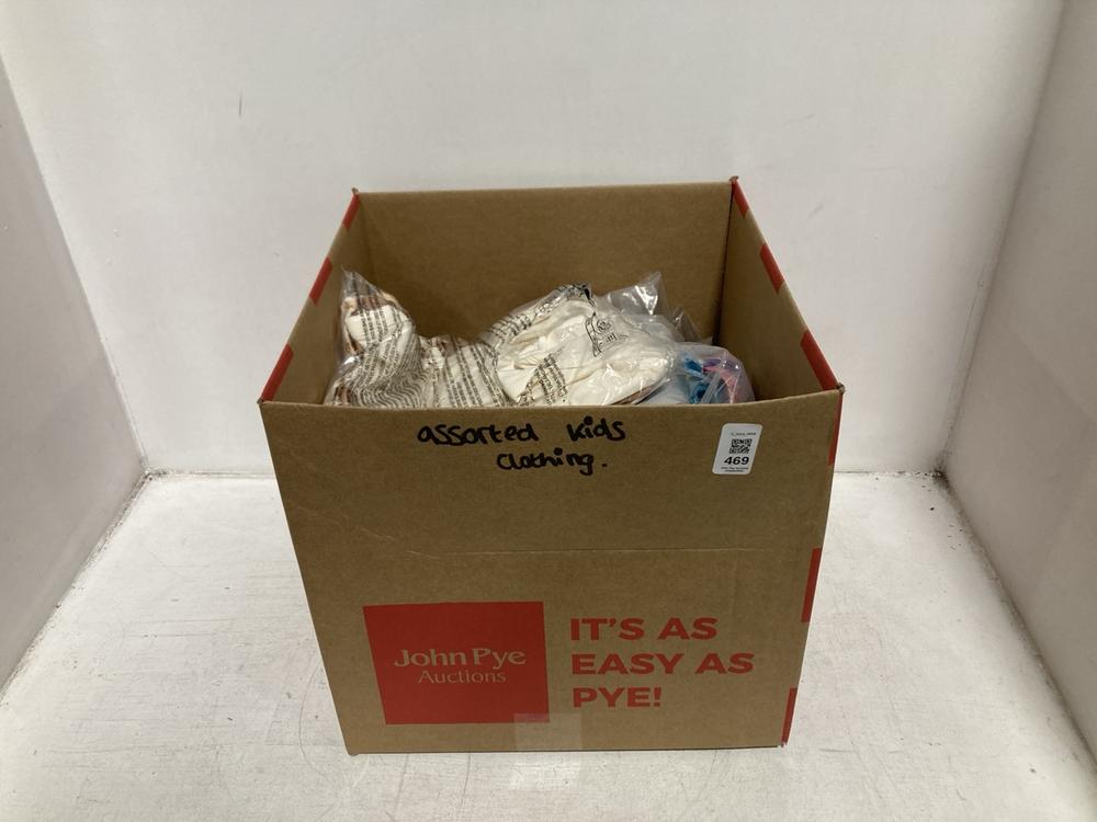 Lot 469  
            Chesterfield SR46 - Parcel Delivery Only 

                
QTY OF ASSORTED KIDS CLOTHING TO INCLUDE KIDS RABBIT 3-PACK BABY-GROW IN BROWN & ...