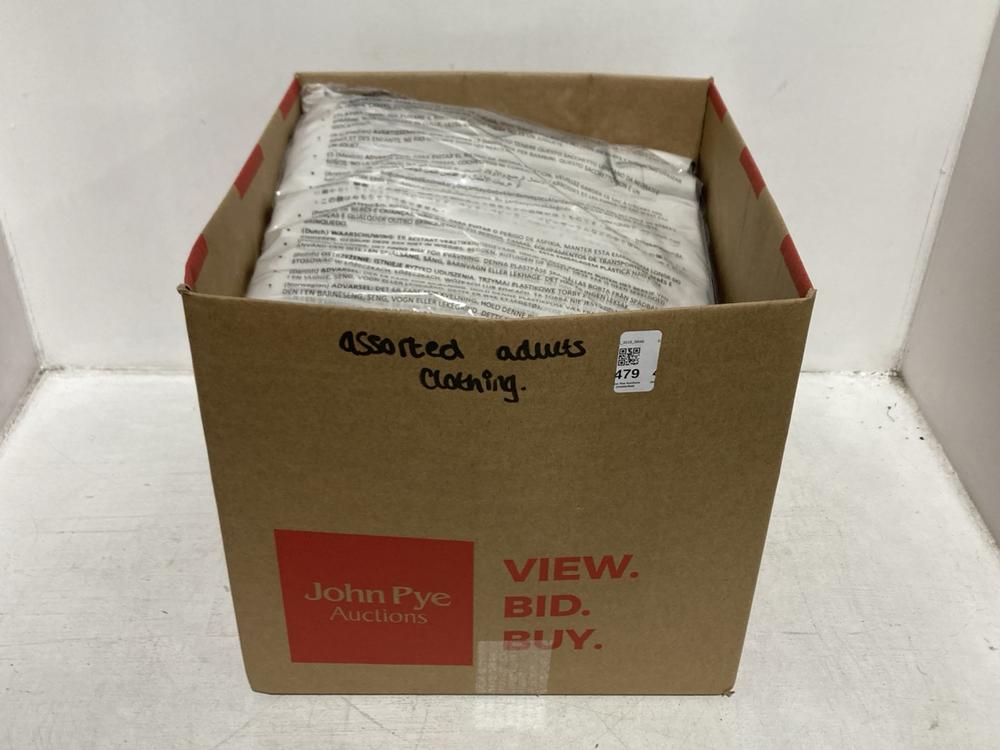 Lot 479  
            Chesterfield SR46 - Parcel Delivery Only 

                
QTY OF ASSORTED ADULTS CLOTHING TO INCLUDE MENS TROUSERS IN CREAM - UK SIZE 42 X ...