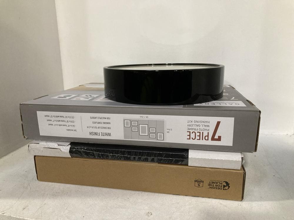 Lot 49  
            Chesterfield SR46 - Parcel Delivery Only 

                
4 X ASSORTED HOME ITEMS TO INCLUDE 7-PCS PHOTO FRAME WALL GALLERY HANGING KIT (LO...