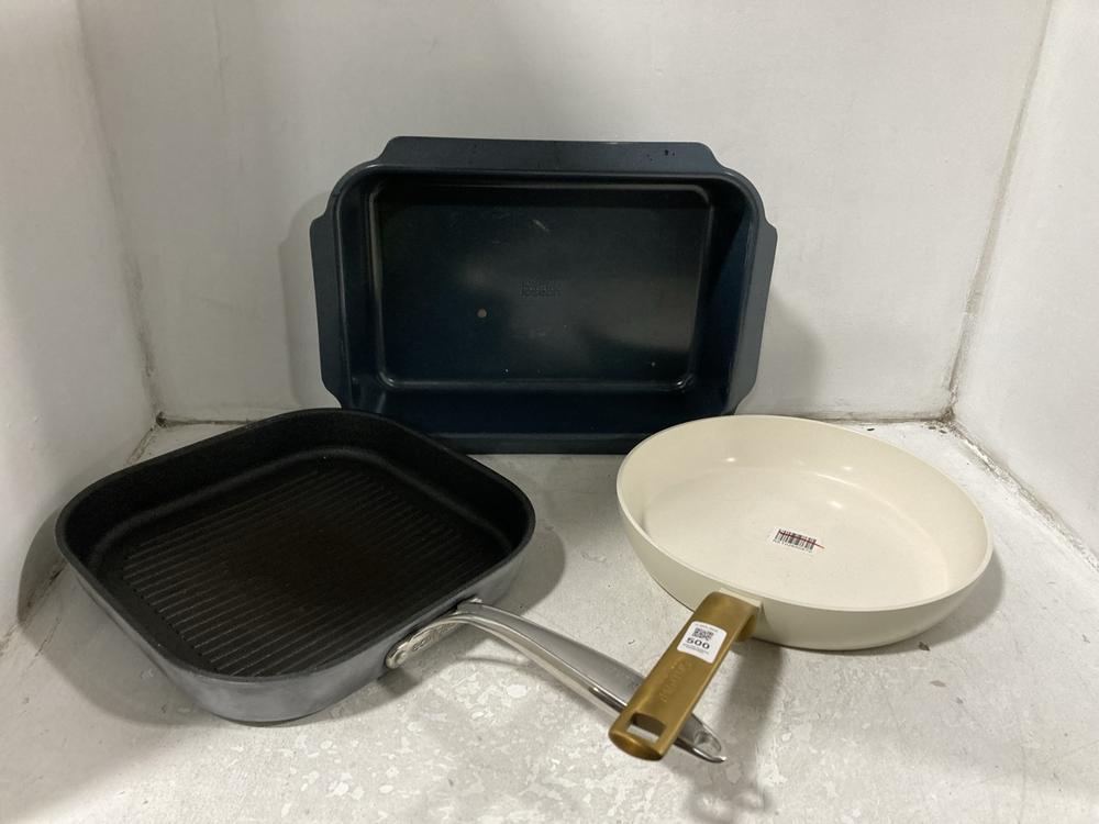 Lot 500  
            Chesterfield SR46 - Parcel Delivery Only 

                
3 X ASSORTED PANS TO INCLUDE NEVER STICK 2 SQUARE GRIDDLE PAN (LOCATION: D2)