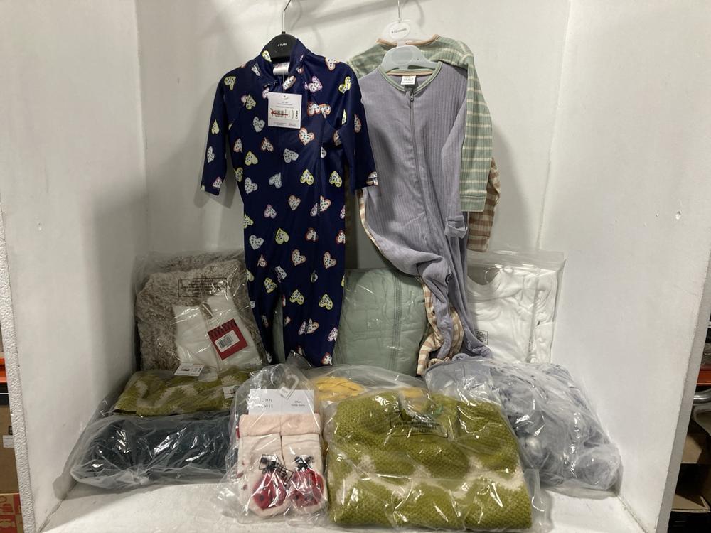 Lot 506  
            Chesterfield SR46 - Parcel Delivery Only 

                
QTY OF ASSORTED KIDS CLOTHING TO INCLUDE REINDEER ONESIE IN BEIGE - UK SIZE 4 YEA...