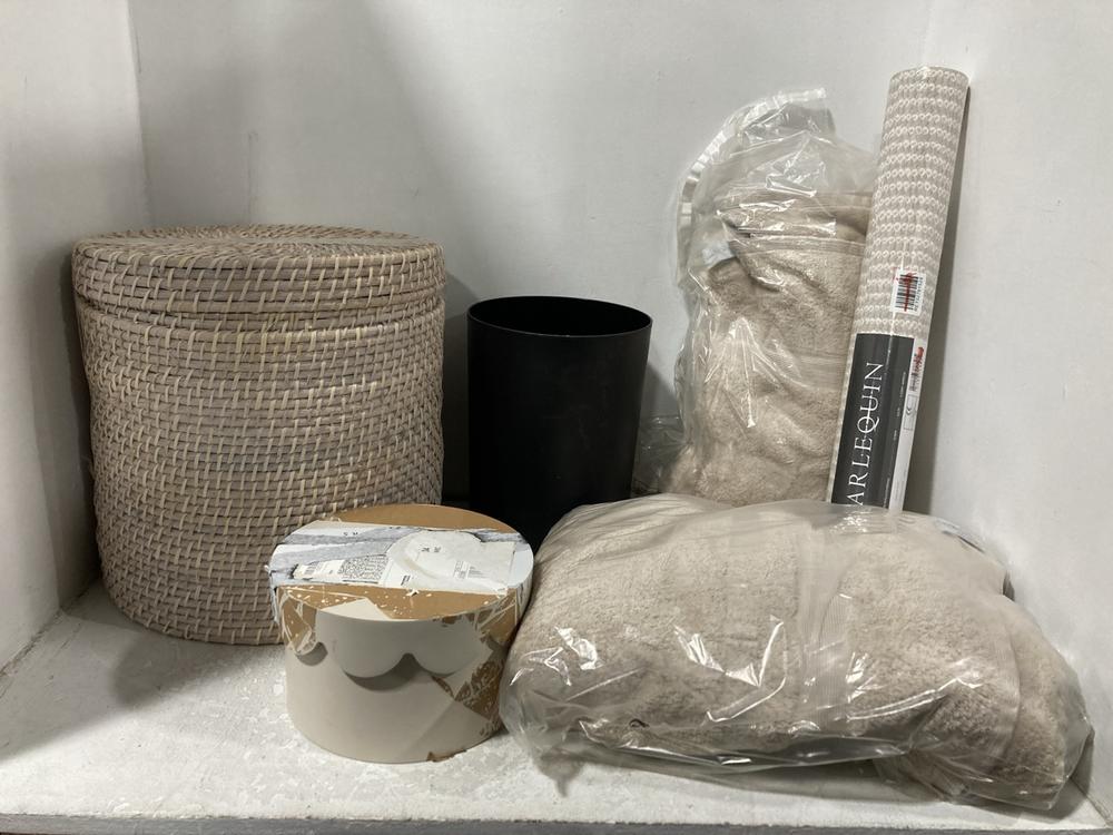 Lot 509  
            Chesterfield SR46 - Parcel Delivery Only 

                
QTY OF ASSORTED HOUSEHOLD ITEMS TO INCLUDE NON WOVEN WALL COVERING IN NEUTRAL (LO...