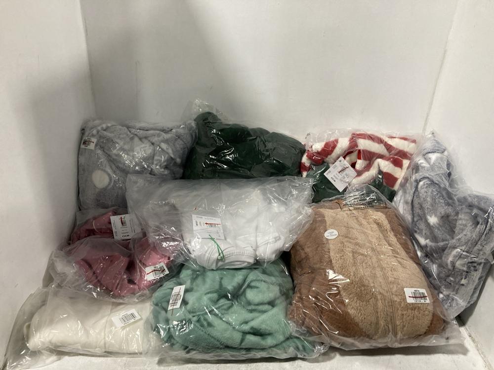 Lot 512  
            Chesterfield SR46 - Parcel Delivery Only 

                
QTY OF ASSORTED KIDS CLOTHING TO INCLUDE SEQUENCE DRESS IN MULTICOLOUR - UK SIZE ...