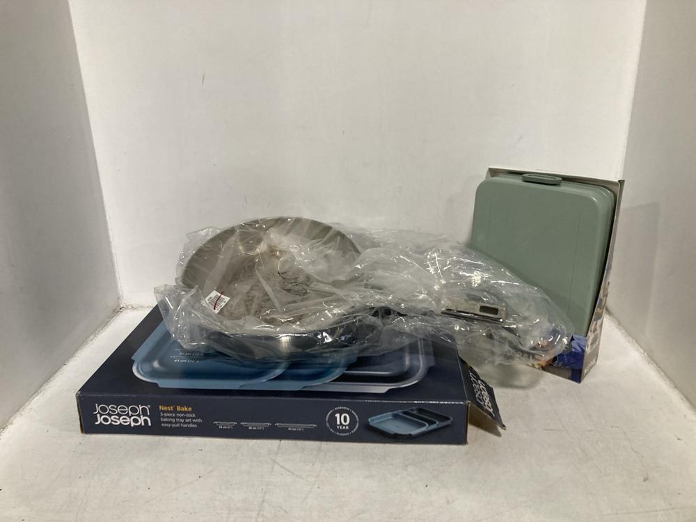 Lot 51  
            Chesterfield SR46 - Parcel Delivery Only 

                
3 X ASSORTED KITCHEN ITEMS TO INCLUDE JOSEPH JOSEPH NEST BAKE 3-PCS NON-STICK BAK...