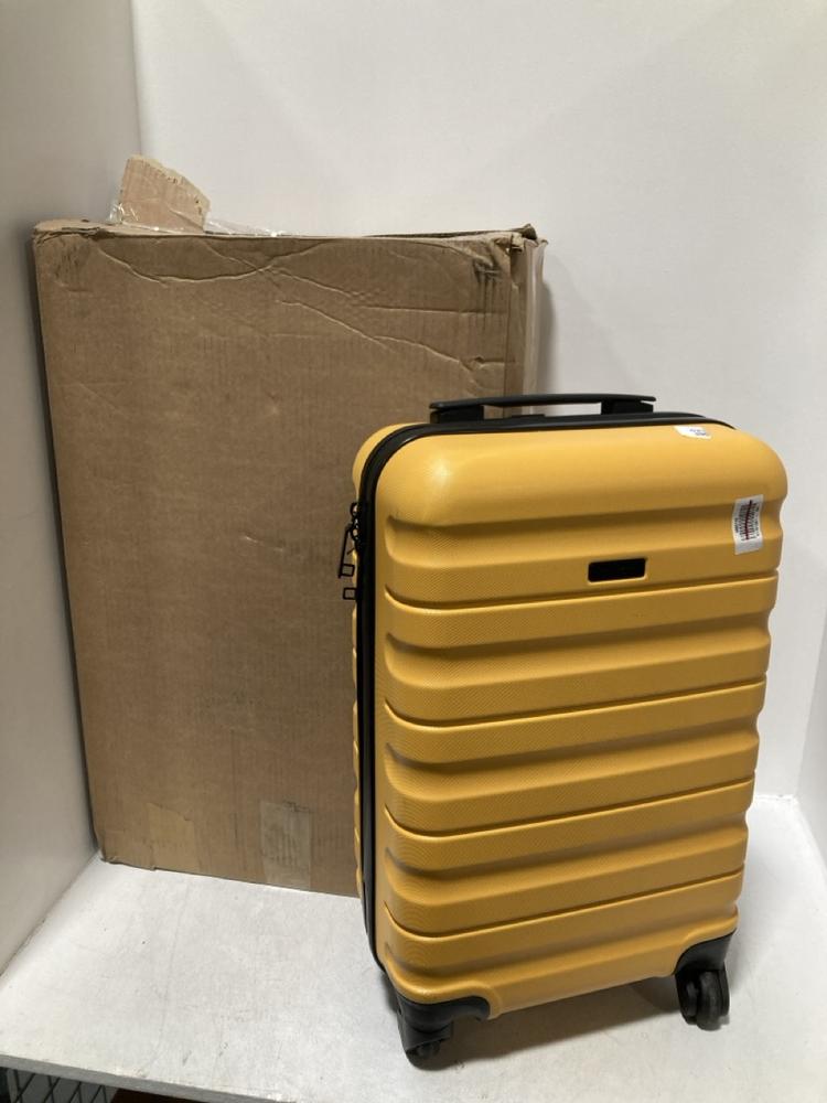 Lot 520  
            Chesterfield SR46 - Parcel Delivery Only 

                
SMALL HARD SHELL SPINNER SUITCASE IN YELLOW TO INCLUDE MEDIUM HARD SHELL SPINNER ...