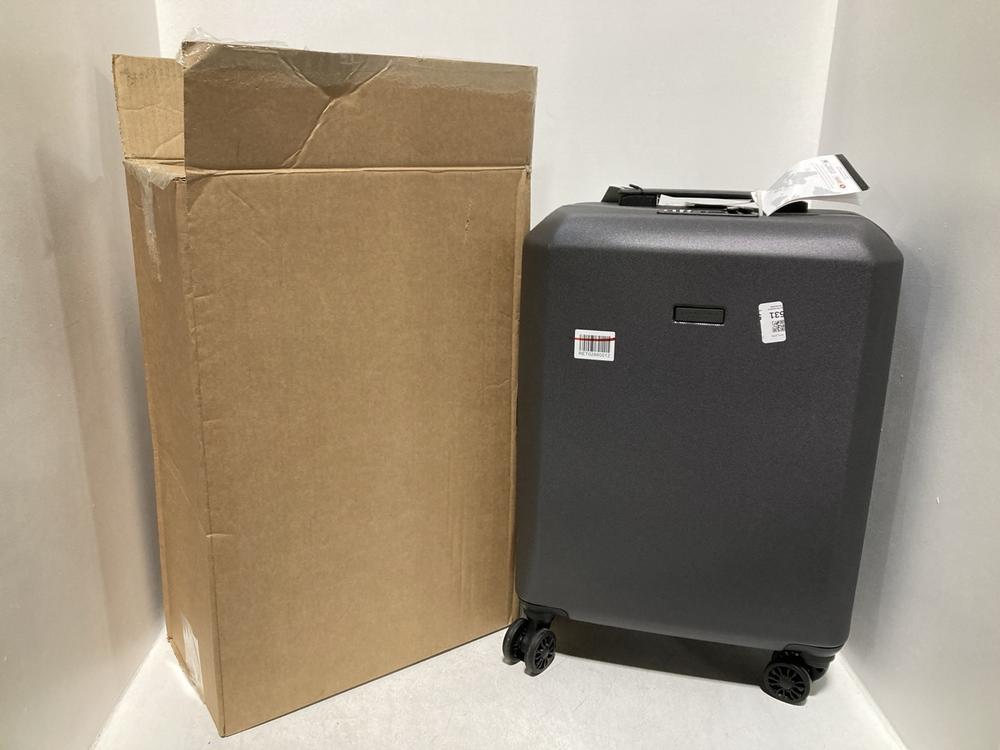 Lot 531  
            Chesterfield SR46 - Parcel Delivery Only 

                
MEDIUM HARD SHELL SPINNER SUITCASE IN DARK GREY TO INCLUDE MEDIUM HARD SHELL SPIN...