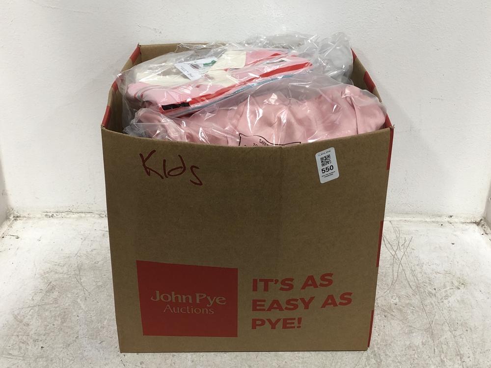 Lot 550  
            Chesterfield SR46 - Parcel Delivery Only 

                
QTY OF ASSORTED KIDS CLOTHING TO INCLUDE GIRLS STRIPED POLO SHIRT IN PINK - UK SI...