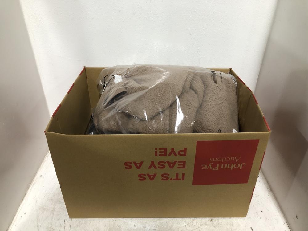 Lot 563  
            Chesterfield SR46 - Parcel Delivery Only 

                
QTY OF ASSORTED ADULTS CLOTHING TO INCLUDE WOMENS SHEEP FLEECE SET IN BROWN - UK ...