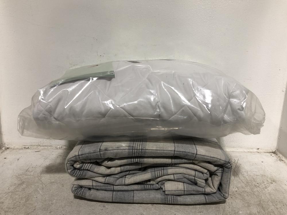 Lot 567  
            Chesterfield SR46 - Parcel Delivery Only 

                
BRUSHED COTTON DUVET COVER IN GREY & BEIGE - SUPER KING SIZE (LOCATION: C1)