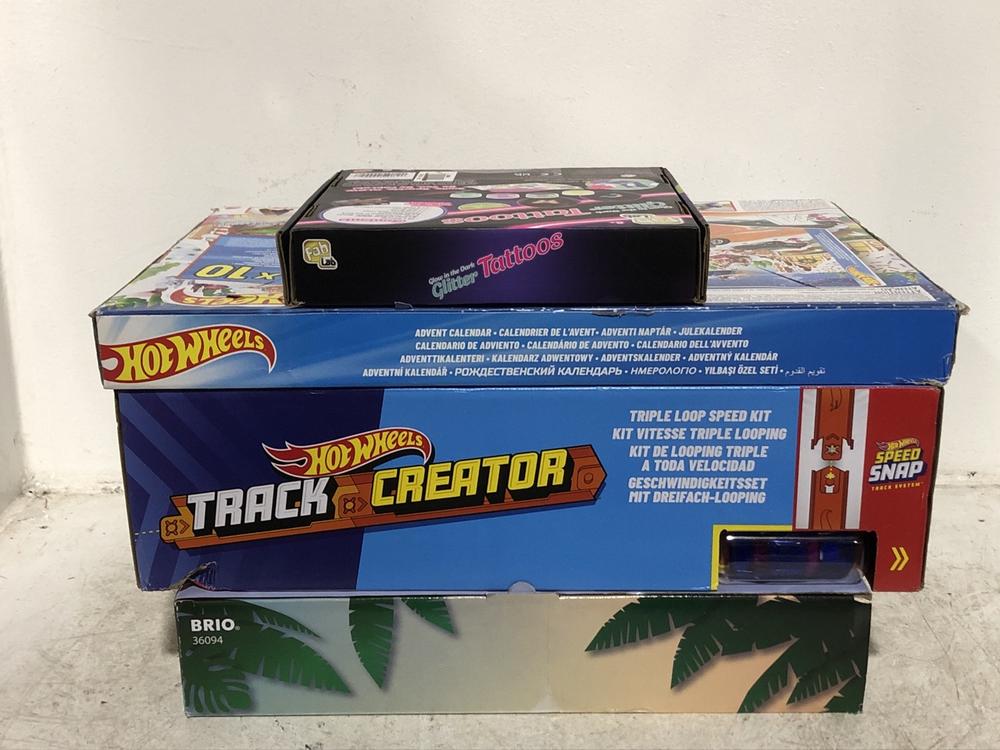 Lot 582  
            Chesterfield SR46 - Parcel Delivery Only 

                
4 X ASSORTED KIDS TOYS TO INCLUDE HOT WHEELS TRACK & CREATOR TRIPLE LOOP SPEED KI...