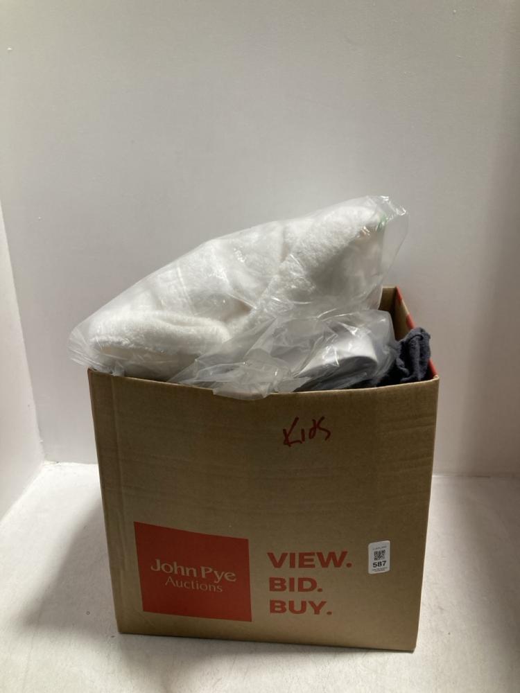 Lot 587  
            Chesterfield SR46 - Parcel Delivery Only 

                
QTY OF ASSORTED KIDS CLOTHING TO INCLUDE WARM BATHROBE IN WHITE - UK SIZE 8 YEARS...