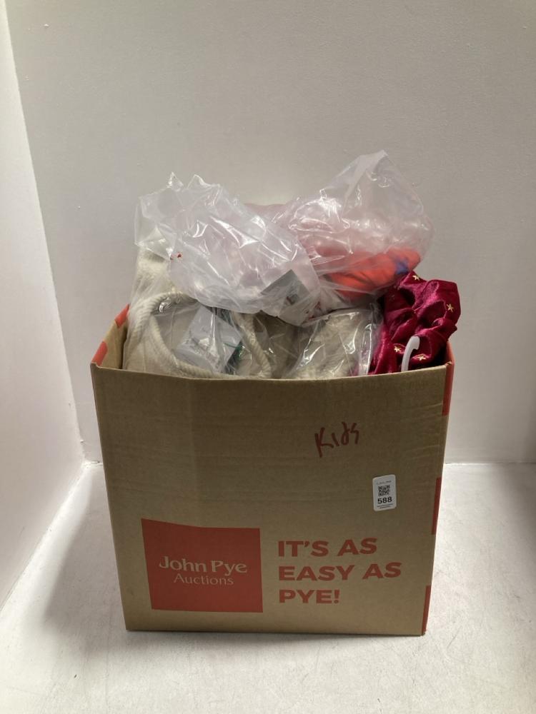Lot 588  
            Chesterfield SR46 - Parcel Delivery Only 

                
QTY OF ASSORTED KIDS CLOTHING TO INCLUDE KIDS CHRISTMAS DRESS IN RED - UK SIZE 3-...