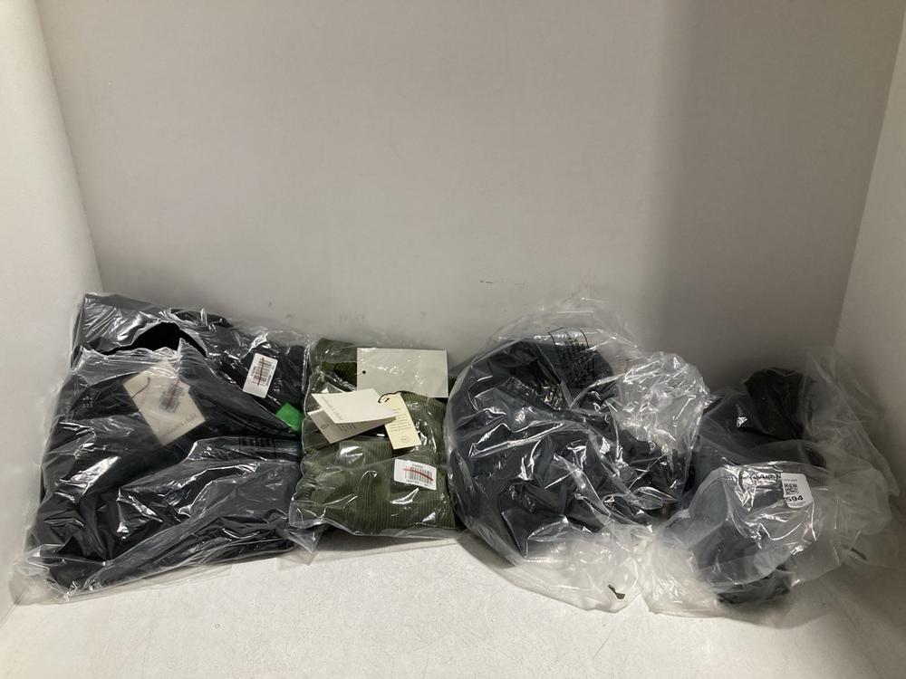 Lot 594  
            Chesterfield SR46 - Parcel Delivery Only 

                
4 X ASSORTED ADULTS CLOTHING TO INCLUDE BATWING TP IN BLACK - UK SIZE 8 (LOCATION...