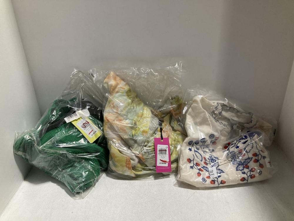 Lot 595  
            Chesterfield SR46 - Parcel Delivery Only 

                
3 X ASSORTED ADULTS CLOTHING TO INCLUDE COVES CAP DRESS IN MULTICOLOUR - UK SIZE ...