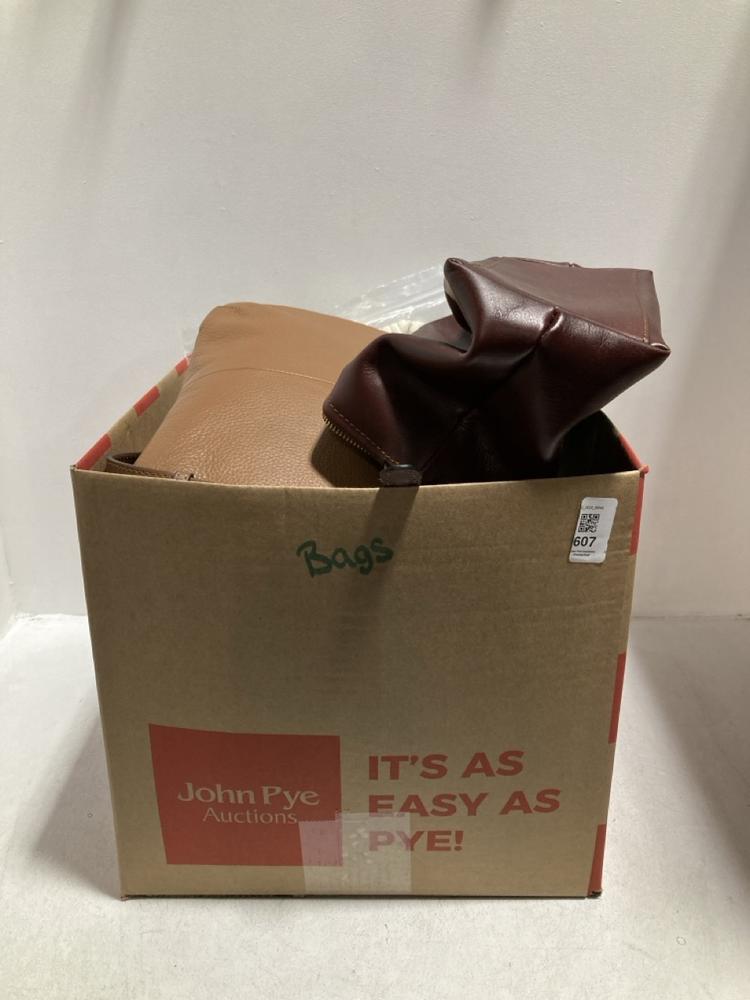 Lot 607  
            Chesterfield SR46 - Parcel Delivery Only 

                
QTY OF ASSORTED BAGS TO INCLUDE WASH ZIP BAG IN BURGUNDY (LOCATION: C2)