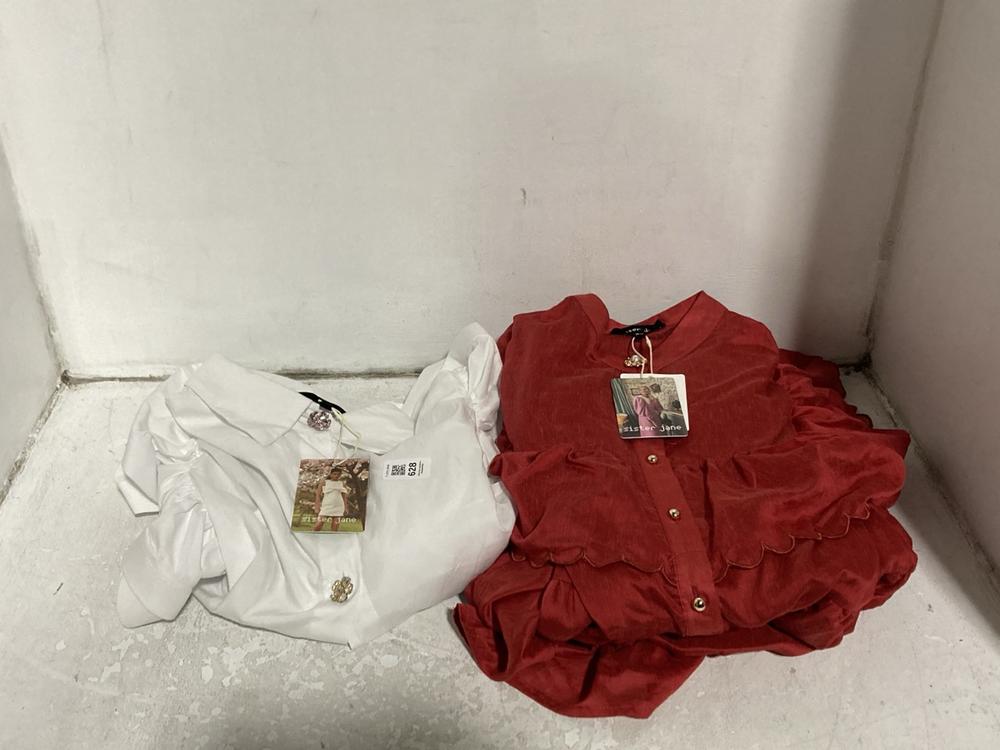 Lot 628  
            Chesterfield SR46 - Parcel Delivery Only 

                
GAB RUFFLED BLOUSE IN WHITE - UK SIZE 8 TO INCLUDE GAB RUFFLED DRESS IN RED - UK ...