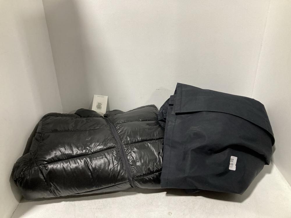 Lot 635  
            Chesterfield SR46 - Parcel Delivery Only 

                
LONG WATERPROOF TRENCH COAT IN BLACK - UK SIZE 16 TO INCLUDE SHINE PUFFER COAT IN...