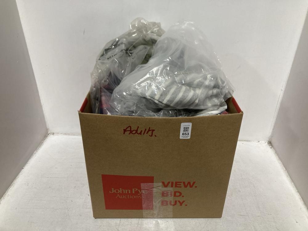 Lot 653  
            Chesterfield SR46 - Parcel Delivery Only 

                
QTY OF ASSORTED ADULTS CLOTHING TO INCLUDE LONG-SLEEVE STRIPE TOP IN LIGHT GREY &...