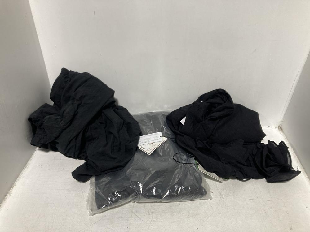 Lot 656  
            Chesterfield SR46 - Parcel Delivery Only 

                
3 X ASSORTED ADULTS CLOTHING TO INCLUDE OCC LOLA MIDI DRESS IN BLACK - UK SIZE 12...