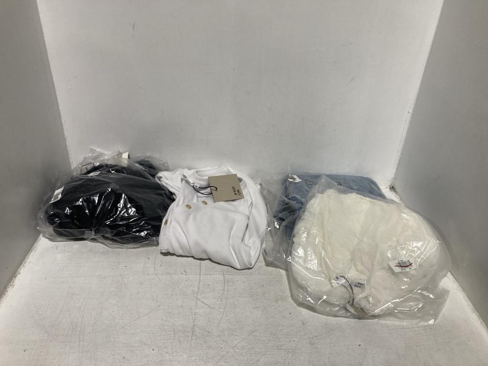 Lot 658  
            Chesterfield SR46 - Parcel Delivery Only 

                
4 X ASSORTED ADULTS CLOTHING TO INCLUDE BEADED SHIRT IN BLACK - UK SIZE M (LOCATI...