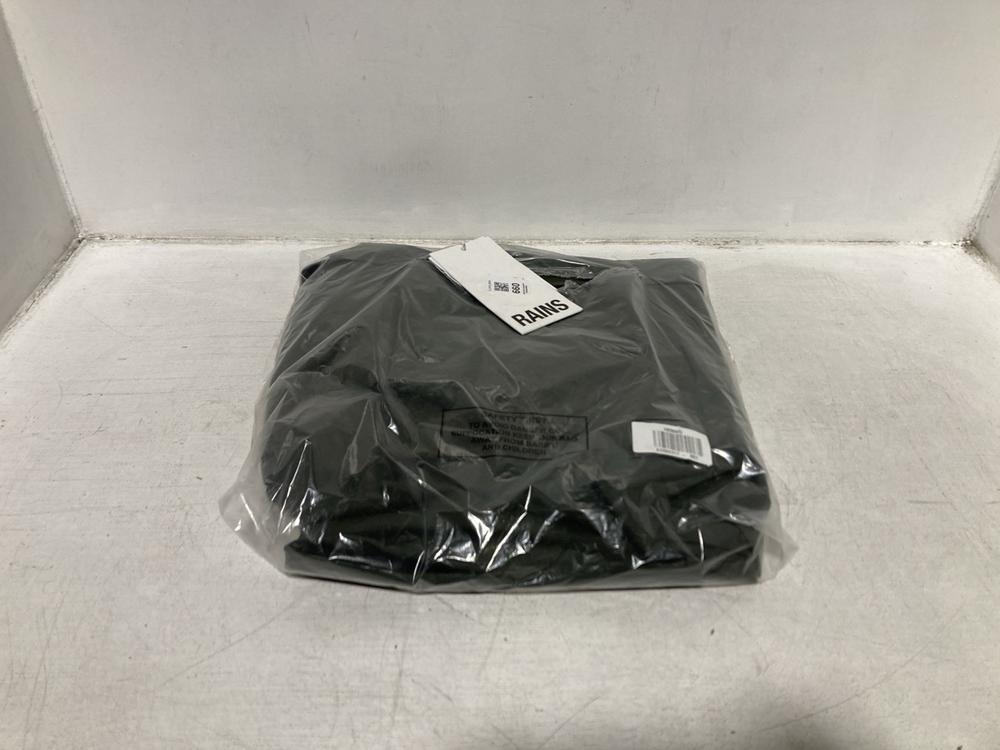 Lot 660  
            Chesterfield SR46 - Parcel Delivery Only 

                
RAINS LONG W3 JACKET IN KHAKI - UK SIZE S - ORIGINAL RRP £100 (LOCATION: C4)